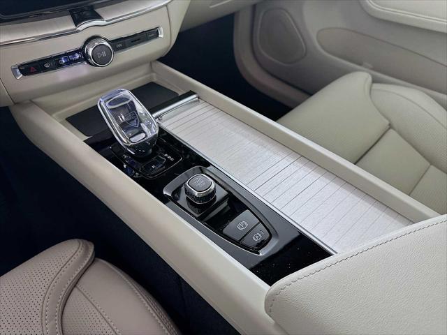 2026 Volvo XC60 Plug-In Hybrid Ultra, T8 AWD Electric/Gasoline, Dark