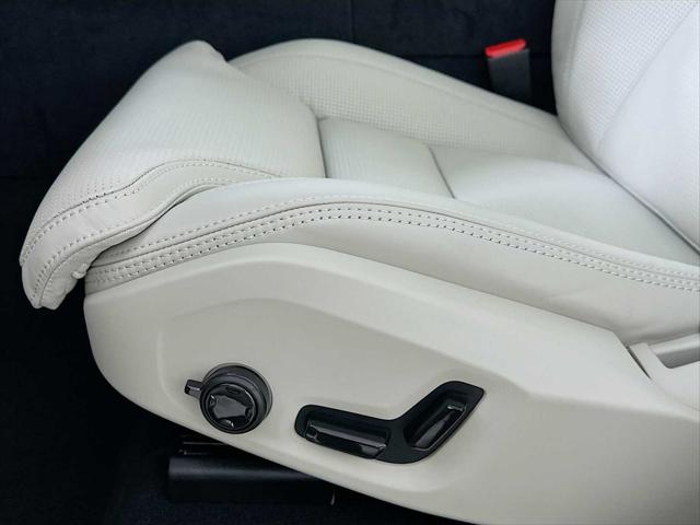 2026 Volvo XC60 Plug-In Hybrid Ultra, T8 AWD Electric/Gasoline, Dark