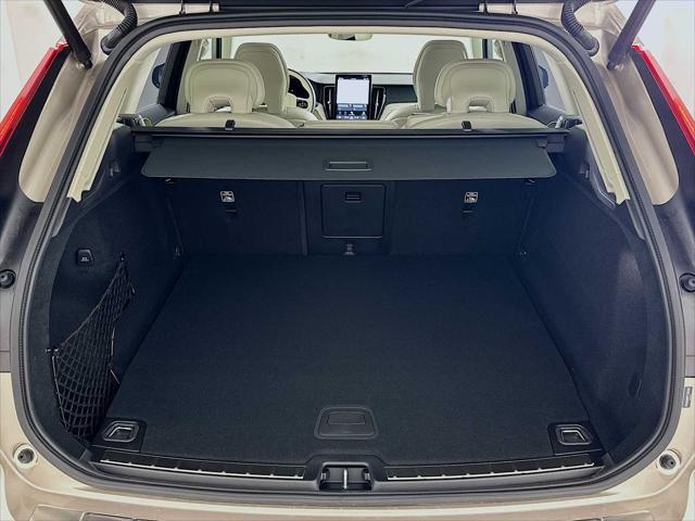 2026 Volvo XC60 Plug-In Hybrid Ultra, T8 AWD Electric/Gasoline, Dark