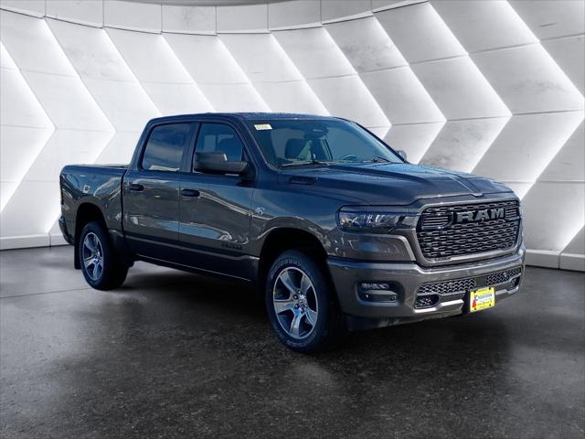 2026 Ram 1500 Express Crew Cab 4x4 5'7" Box
