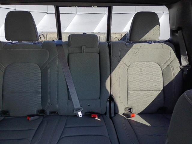 2026 Ram 1500 Express Crew Cab 4x4 5'7" Box