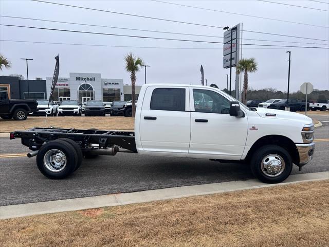 2026 RAM Ram 3500 Chassis Cab RAM 3500 TRADESMAN CREW CAB CHASSIS 4X4 60 CA 2026 RAM Ram 3500 Chassis Cab RAM 3500 TRADESMAN CREW CAB CHASSIS 4X4 60 CA