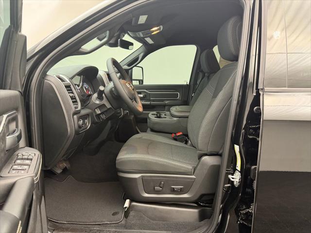 2026 Ram 3500 Big Horn Crew Cab 4x4 6'4" Box