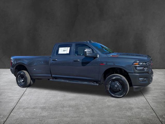 2026 RAM Ram 3500 RAM 3500 TRADESMAN CREW CAB 4X4 8 BOX