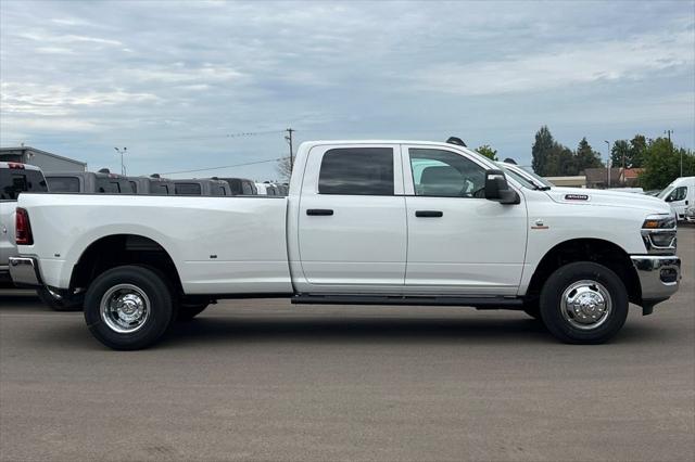 2026 RAM Ram 3500 RAM 3500 TRADESMAN CREW CAB 4X4 8 BOX