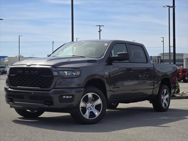 2026 RAM Ram 1500 RAM 1500 EXPRESS CREW CAB 4X4 57 BOX