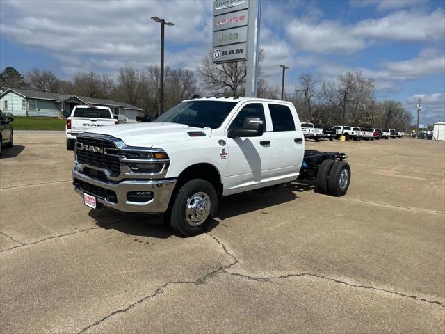 2026 RAM Ram 3500 Chassis Cab RAM 3500 TRADESMAN CREW CAB CHASSIS 4X4 60 CA