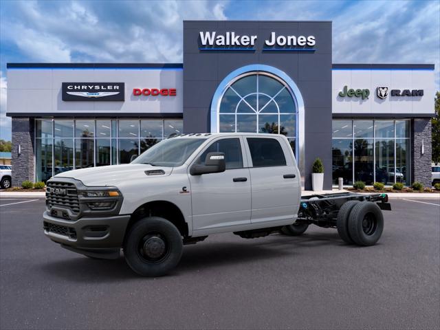 2026 RAM Ram 3500 Chassis Cab RAM 3500 TRADESMAN CREW CAB CHASSIS 4X4 60 CA