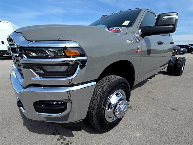 2026 RAM Ram 3500 Chassis Cab RAM 3500 TRADESMAN CREW CAB CHASSIS 4X4 60 CA