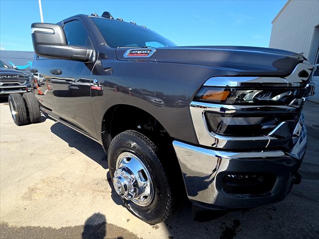 2026 RAM Ram 3500 Chassis Cab RAM 3500 TRADESMAN CREW CAB CHASSIS 4X4 60 CA