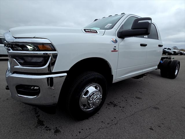 2026 RAM Ram 3500 Chassis Cab RAM 3500 TRADESMAN CREW CAB CHASSIS 4X4 60 CA