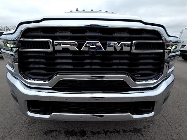 2026 RAM Ram 3500 Chassis Cab RAM 3500 TRADESMAN CREW CAB CHASSIS 4X4 60 CA