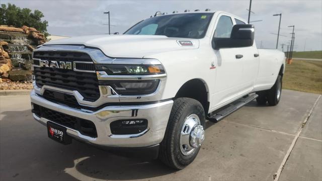 2026 RAM Ram 3500 RAM 3500 TRADESMAN CREW CAB 4X4 8 BOX