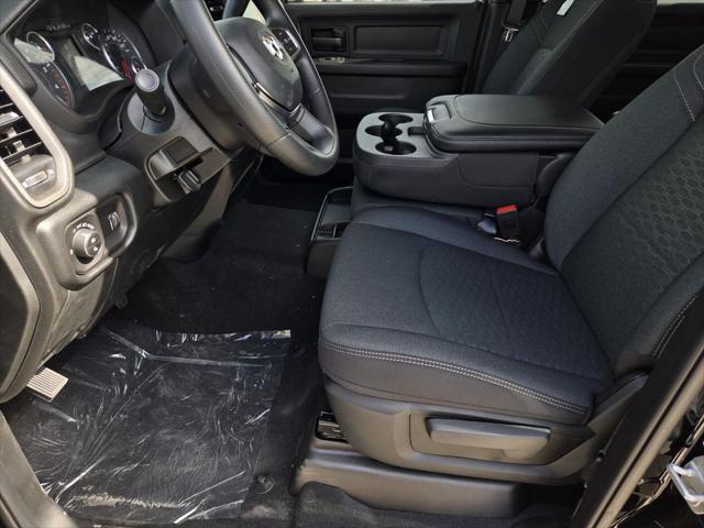 2026 Ram 2500 Black Express Crew Cab 4x4 6'4" Box