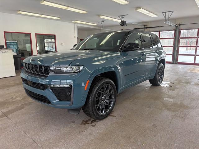 2026 Jeep Grand Cherokee GRAND CHEROKEE SUMMIT 4X4