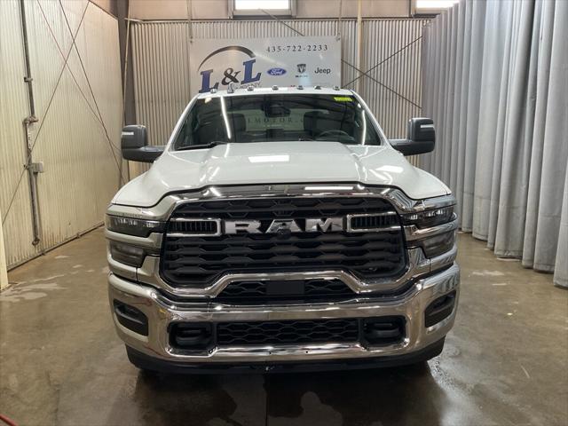 2026 RAM Ram 3500 Chassis Cab RAM 3500 TRADESMAN CREW CAB CHASSIS 4X4 60 CA
