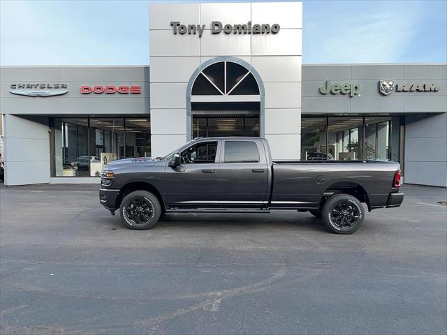 2026 RAM Ram 2500 RAM 2500 BLACK EXPRESS CREW CAB 4X4 8 BOX