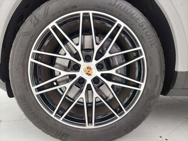 2024 Porsche Cayenne Base