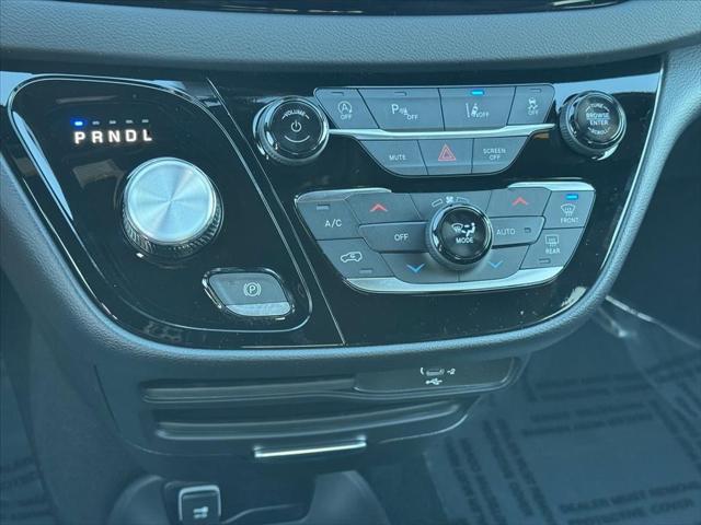 2026 Chrysler Voyager LX