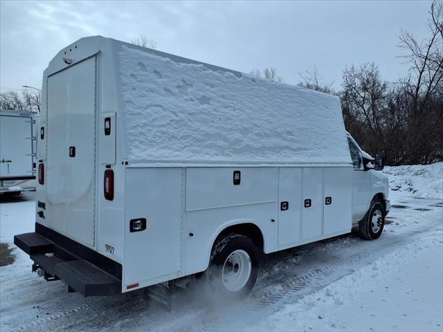 2026 Ford E-450 Cutaway Base