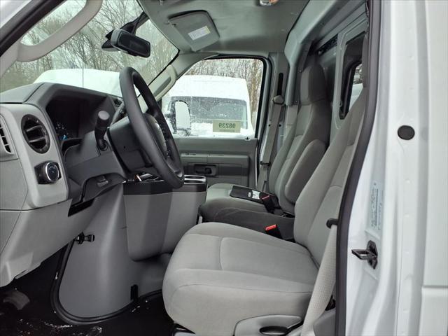 2026 Ford E-450 Cutaway Base