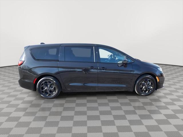 2023 Chrysler Pacifica Hybrid Limited