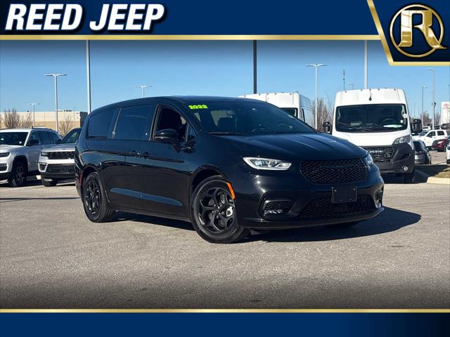 2022 Chrysler Pacifica Hybrid Touring L