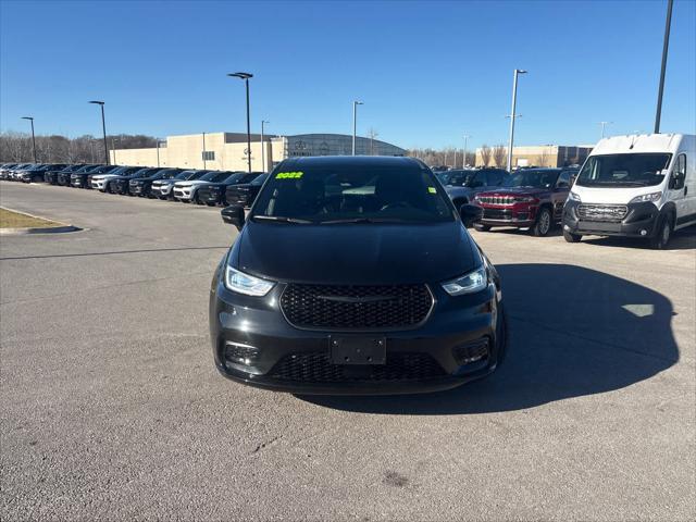 2022 Chrysler Pacifica Hybrid Touring L