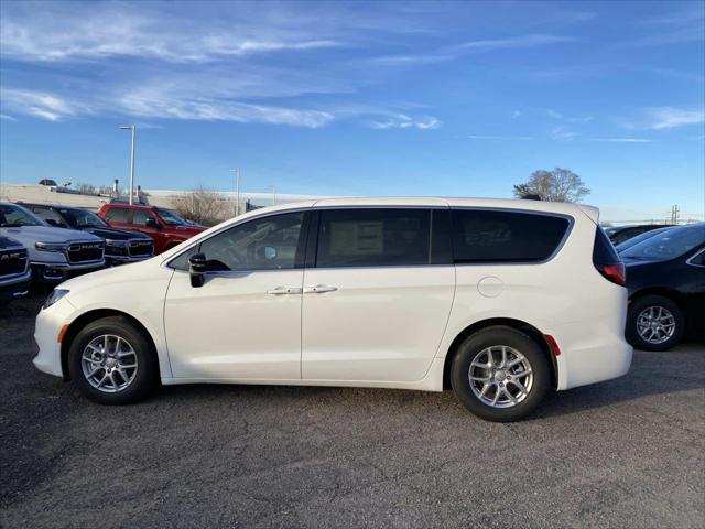 2026 Chrysler Voyager VOYAGER LX