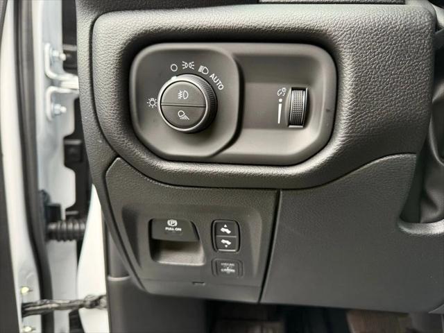 2026 Ram 1500 Big Horn Crew Cab 4x4 5'7" Box