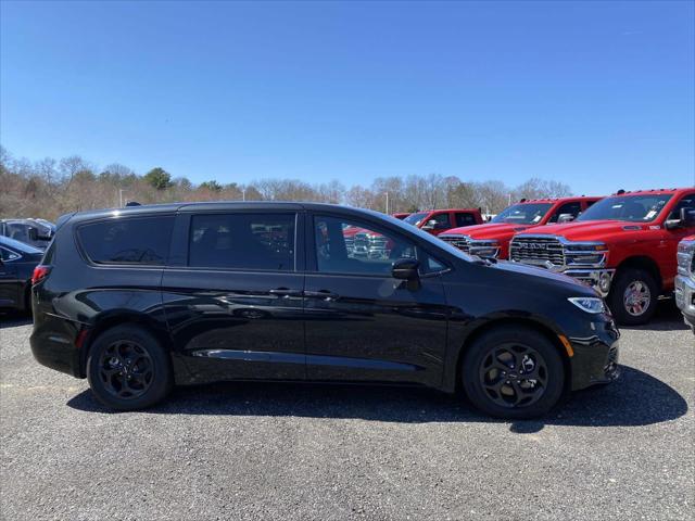 2023 Chrysler Pacifica Hybrid PACIFICA PLUG-IN HYBRID TOURING L