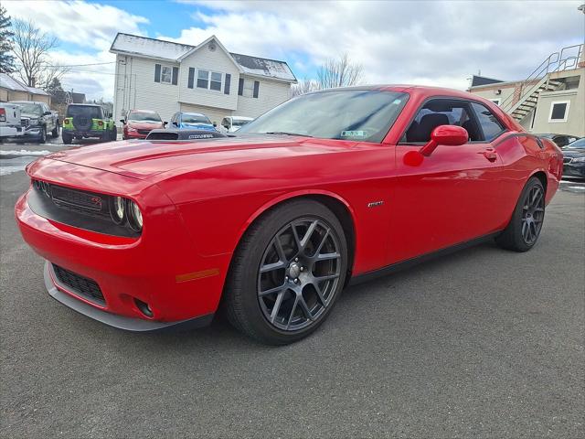 2016 Dodge Challenger R/T Shaker