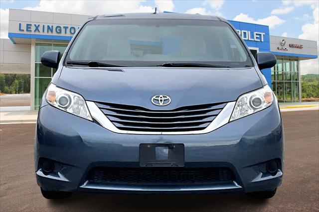 2017 Toyota Sienna LE 7 Passenger