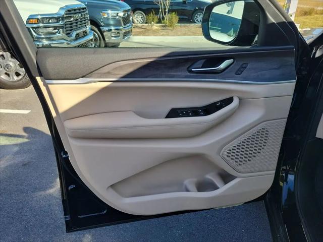 2025 Jeep Grand Cherokee L Limited 4x4