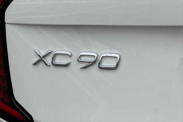 2026 Volvo XC90 Ultra Dark Theme, B6 AWD Gas (mild hybrid), Gasoline, 7 Seats