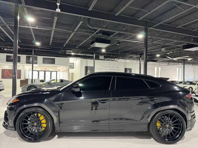 2021 Lamborghini Urus Standard