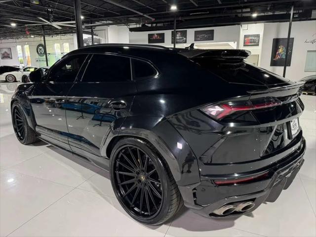2021 Lamborghini Urus Standard