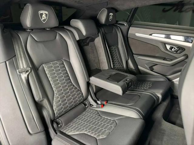 2021 Lamborghini Urus Standard