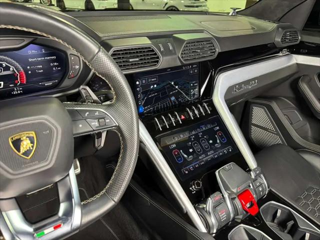 2021 Lamborghini Urus Standard