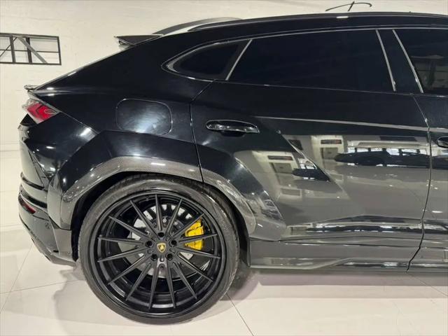2021 Lamborghini Urus Standard