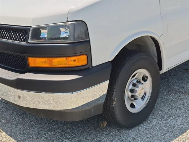 2025 Chevrolet Express Cutaway Work Van