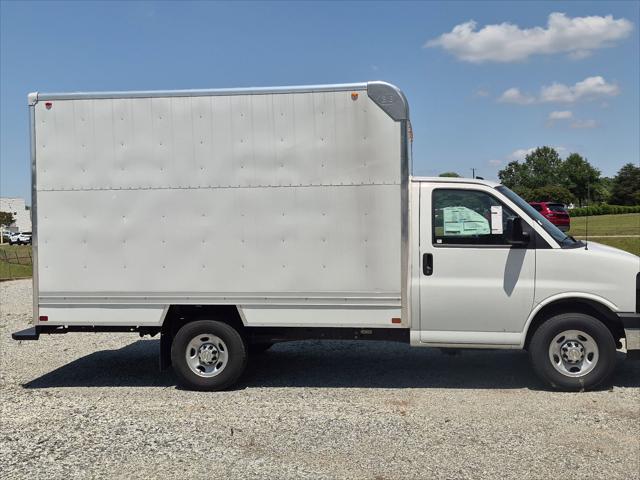 2025 Chevrolet Express Cutaway Work Van
