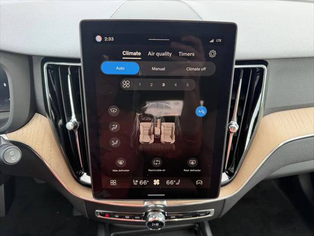 2026 Volvo XC60 B5 Plus