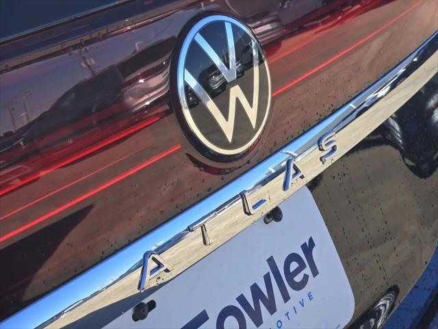 2026 Volkswagen Atlas SE with Technology