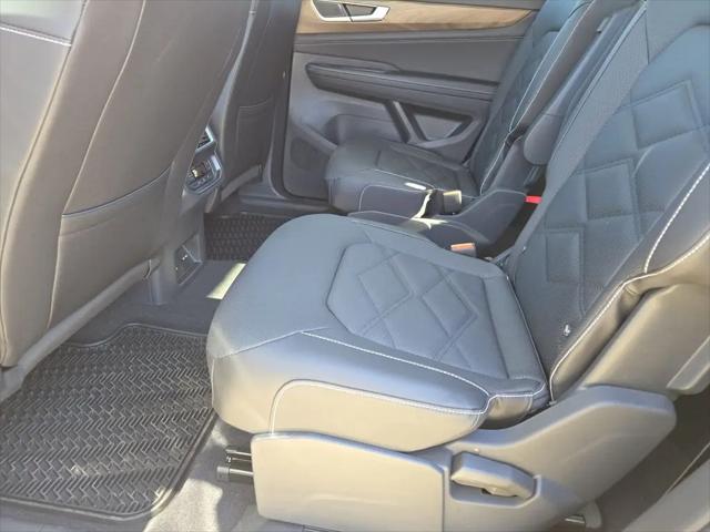 2026 Volkswagen Atlas SE with Technology
