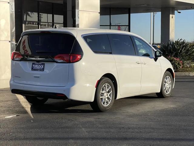2026 Chrysler Voyager LX