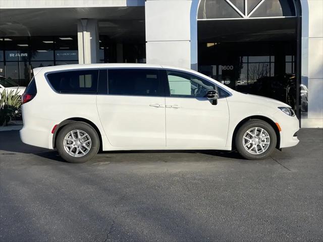 2026 Chrysler Voyager LX