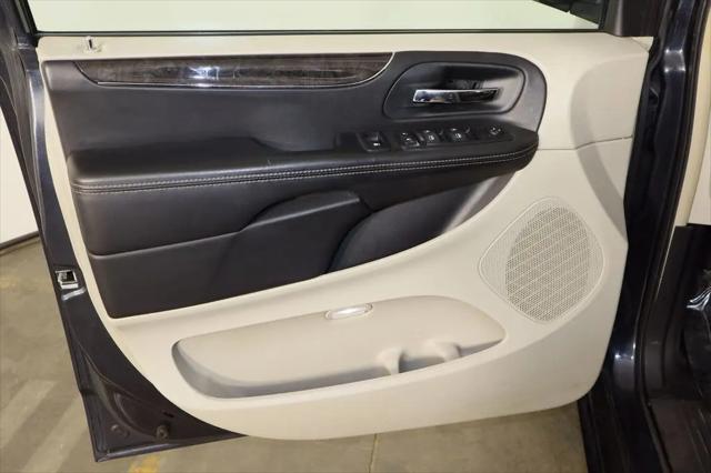 2014 Chrysler Town & Country Touring