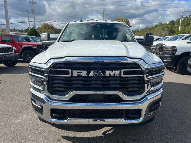 2026 RAM Ram 3500 Chassis Cab RAM 3500 TRADESMAN CREW CAB CHASSIS 4X4 60 CA