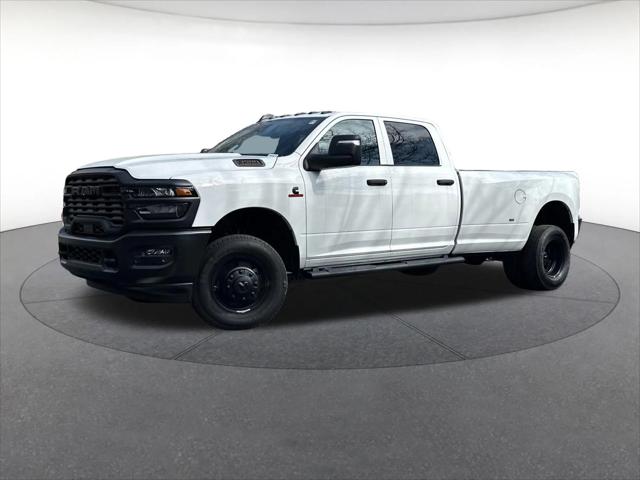 2026 RAM Ram 3500 RAM 3500 TRADESMAN CREW CAB 4X4 8 BOX